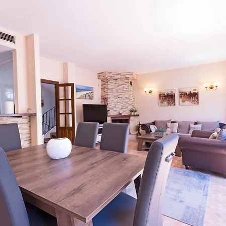 Large Townhouse Golden Mile *