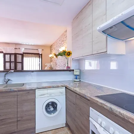 Large Townhouse Golden Mile 펜션 *