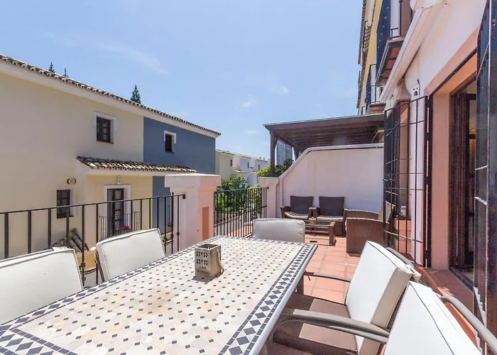 Dom wakacyjny Large Townhouse Golden Mile