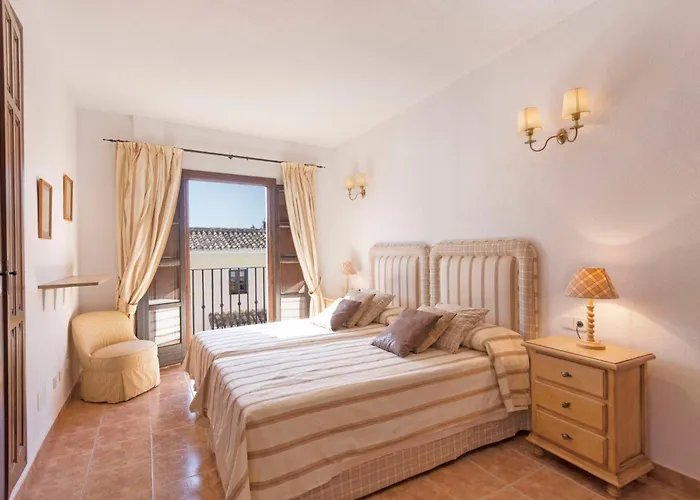 Dom wakacyjny Large Townhouse Golden Mile Marbella