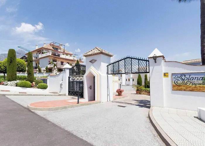 Dom wakacyjny Large Townhouse Golden Mile