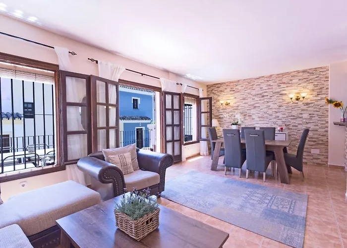 בית נופש Large Townhouse Golden Mile *