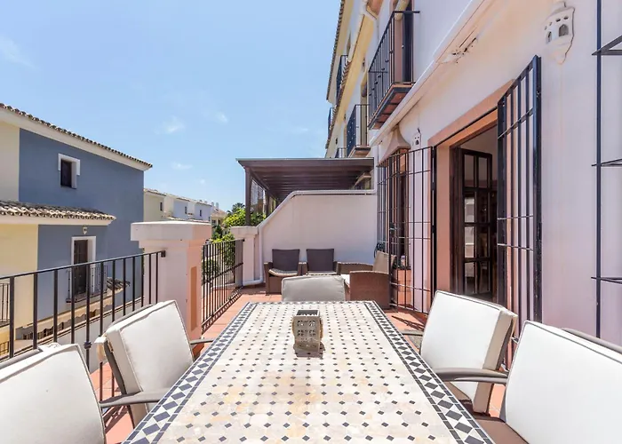בית נופש Large Townhouse Golden Mile *